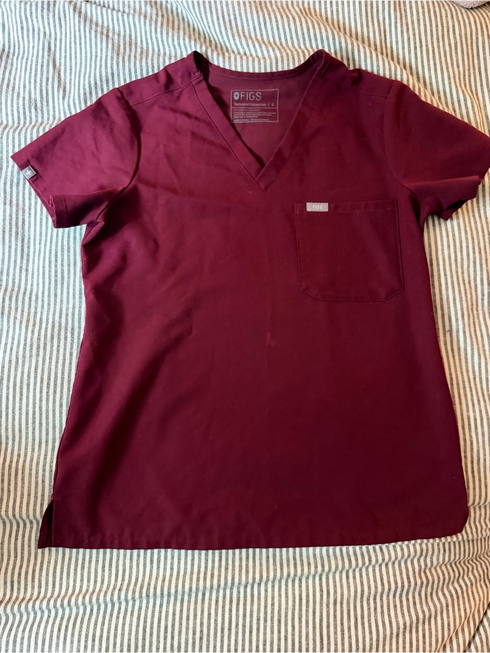 Figs Women’s V-Neck Scrub Top in Burgundy